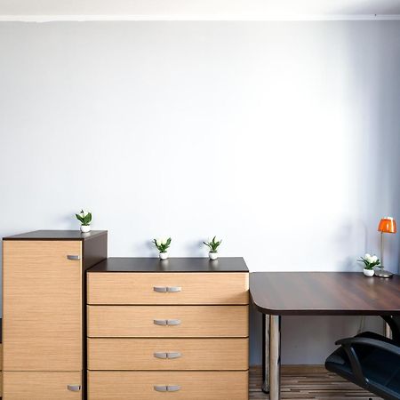 Sleepway Apartments - Garbary 95-112A Poznań Quarto foto